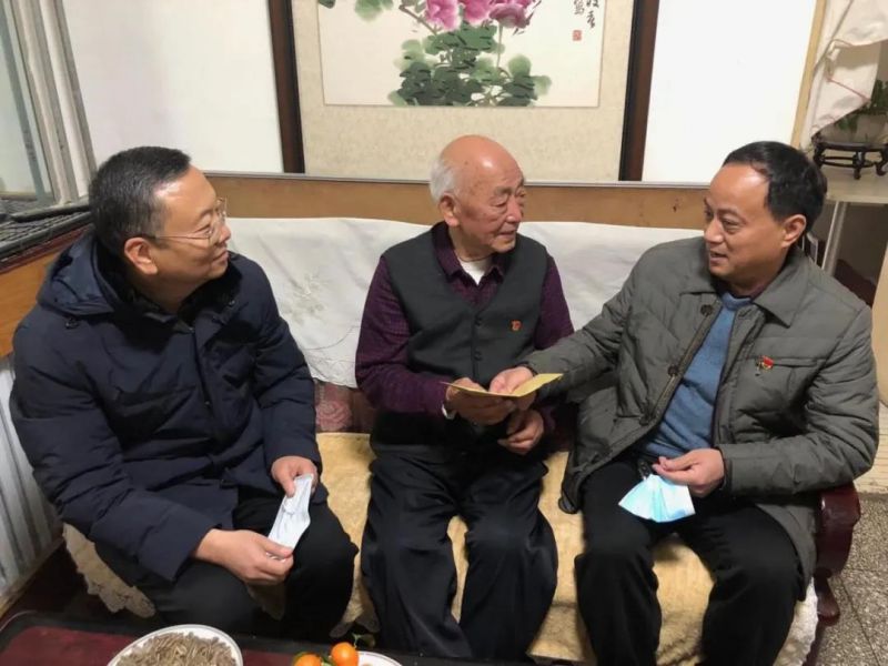 弘義集團開展春節(jié)前走訪慰問生活困難黨員、老黨員、老干部活動